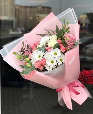 Букет цветов из: Розы, Лизиантусы и Хризантемы в Архангельском Башкортостан